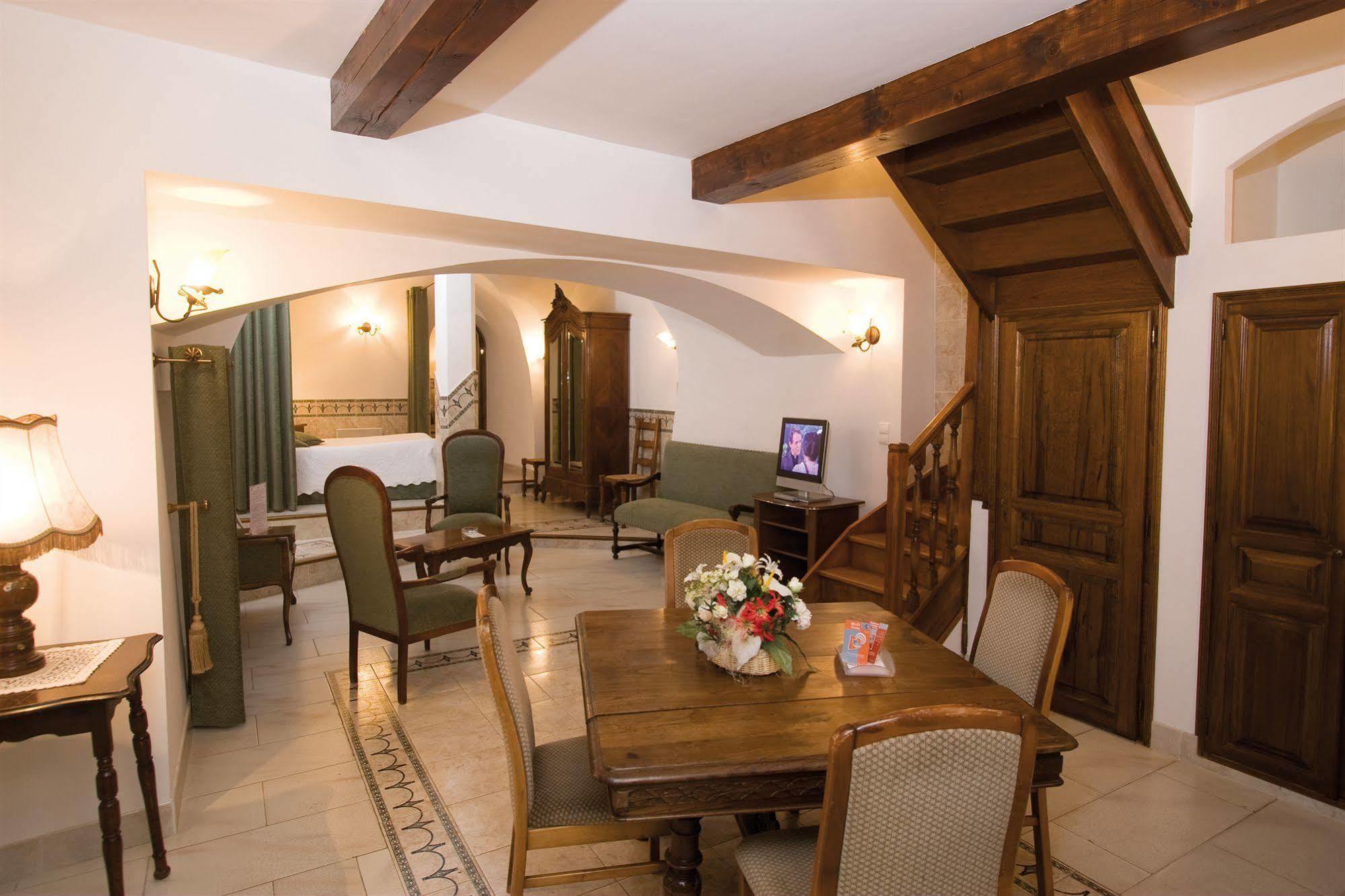 L'Enclos Des Lauriers Roses Cabrieres  Exterior photo