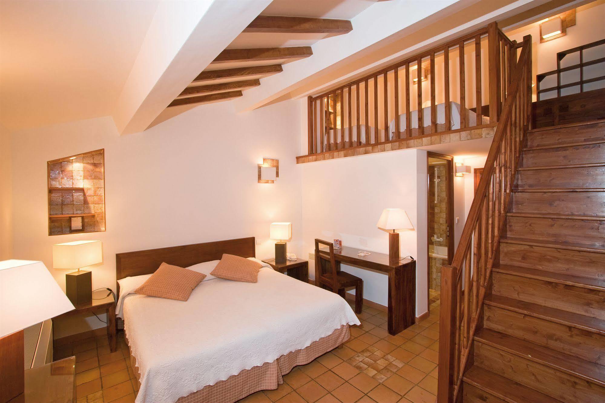 L'Enclos Des Lauriers Roses Cabrieres  Exterior photo